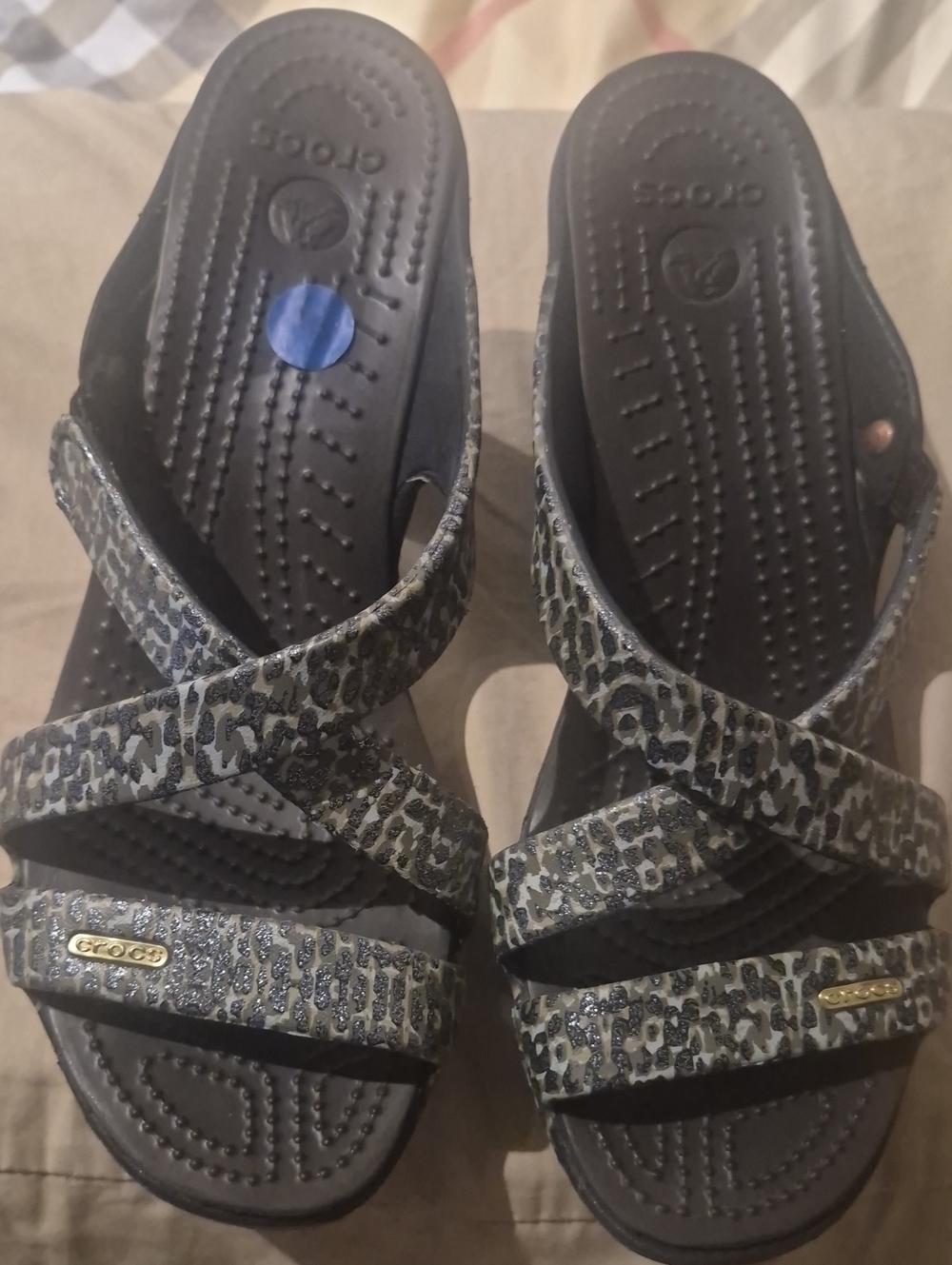 CROCS Women's Black Leopard-Pattern Crossover Sandals